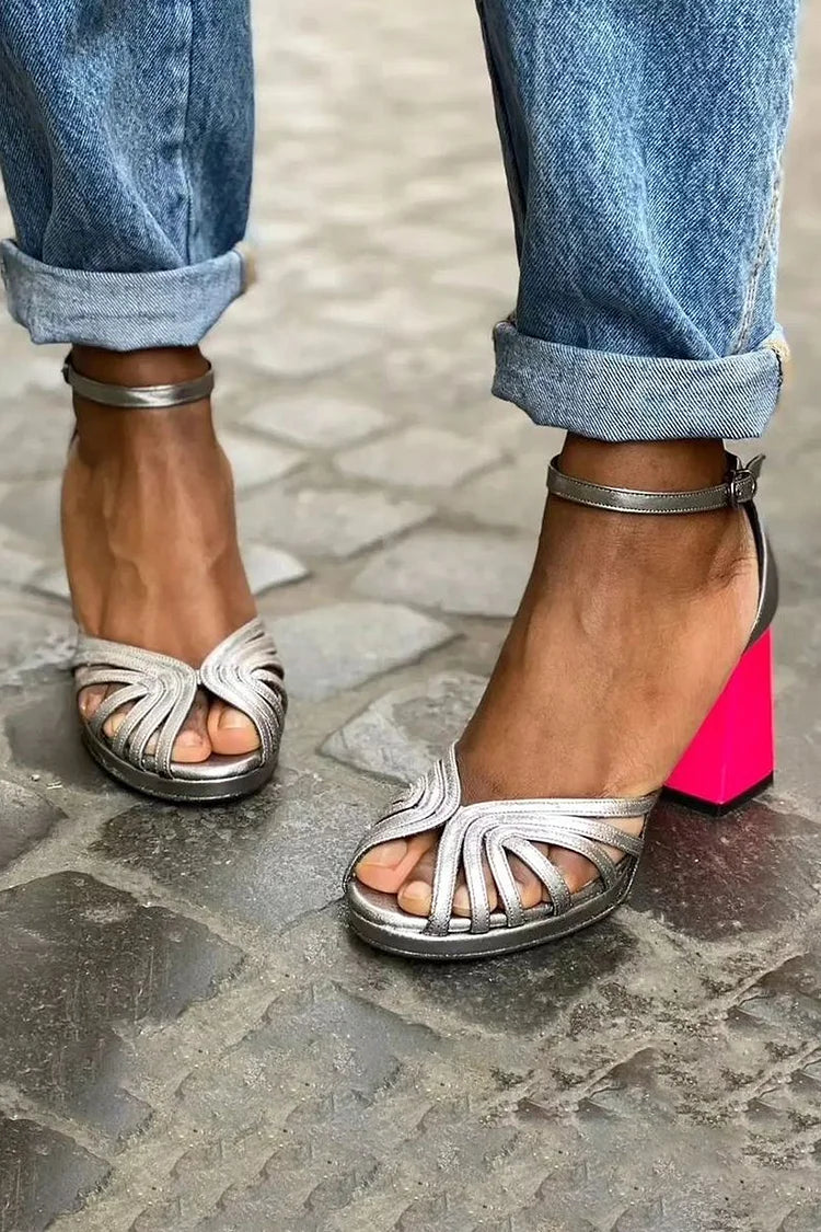 Tacchi larghi peep toe color block brillanti eleganti con cinturino alla caviglia e fibbia