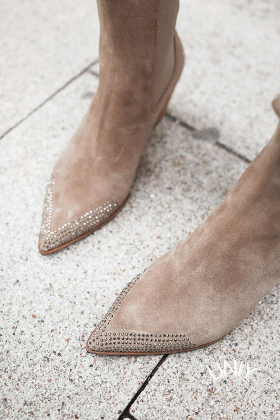 Stivaletti western scamosciati Beige