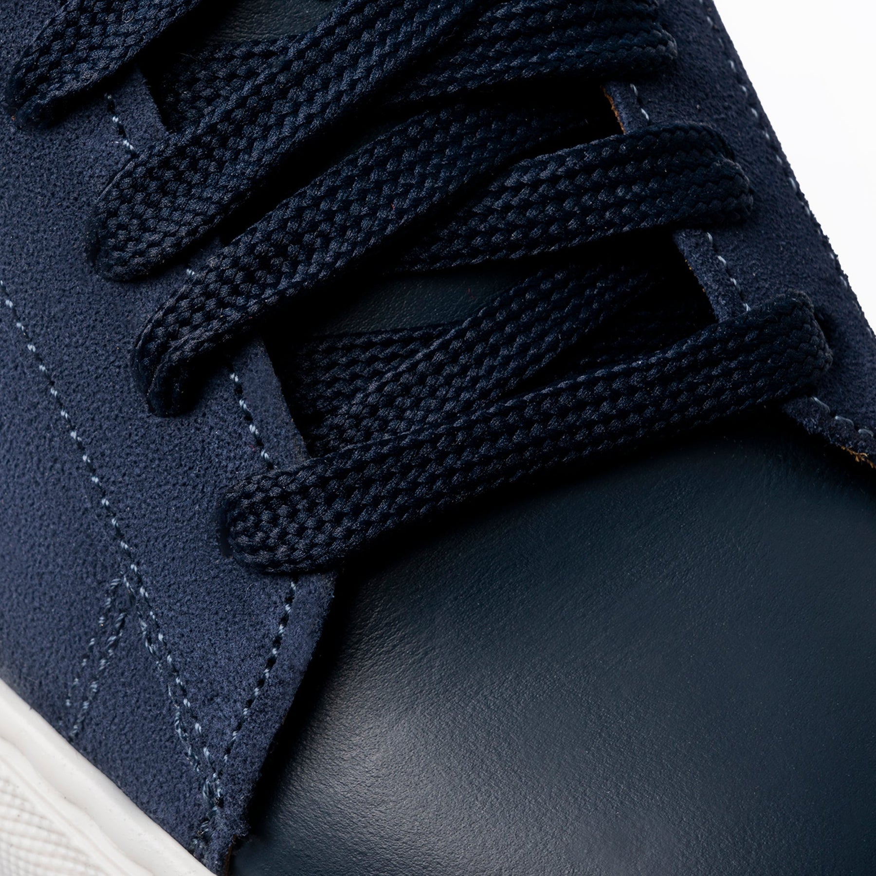 Sneakers Nova uomo in camoscio con inserti in pelle