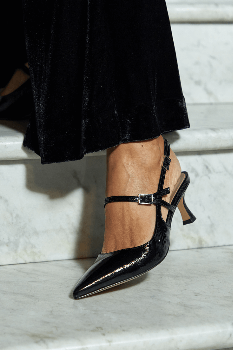 Tacchi slingback extra lucidi Nero a punta