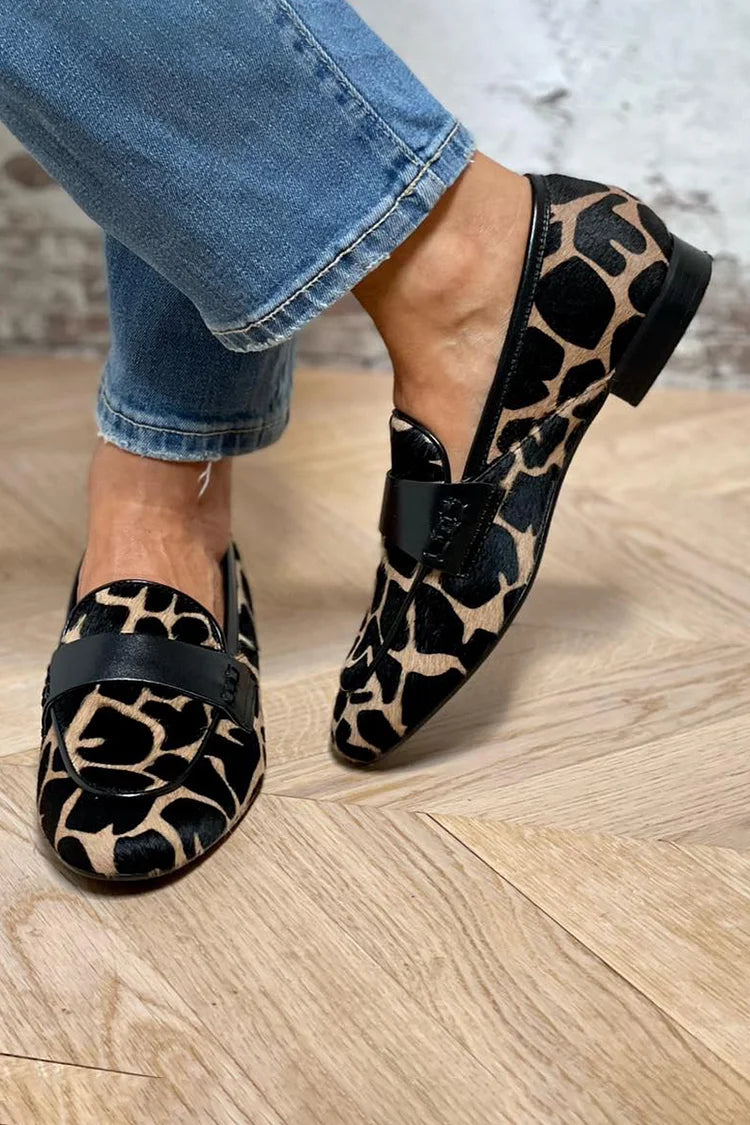 Mocassini slip-on color block stampa mucca a punta tonda