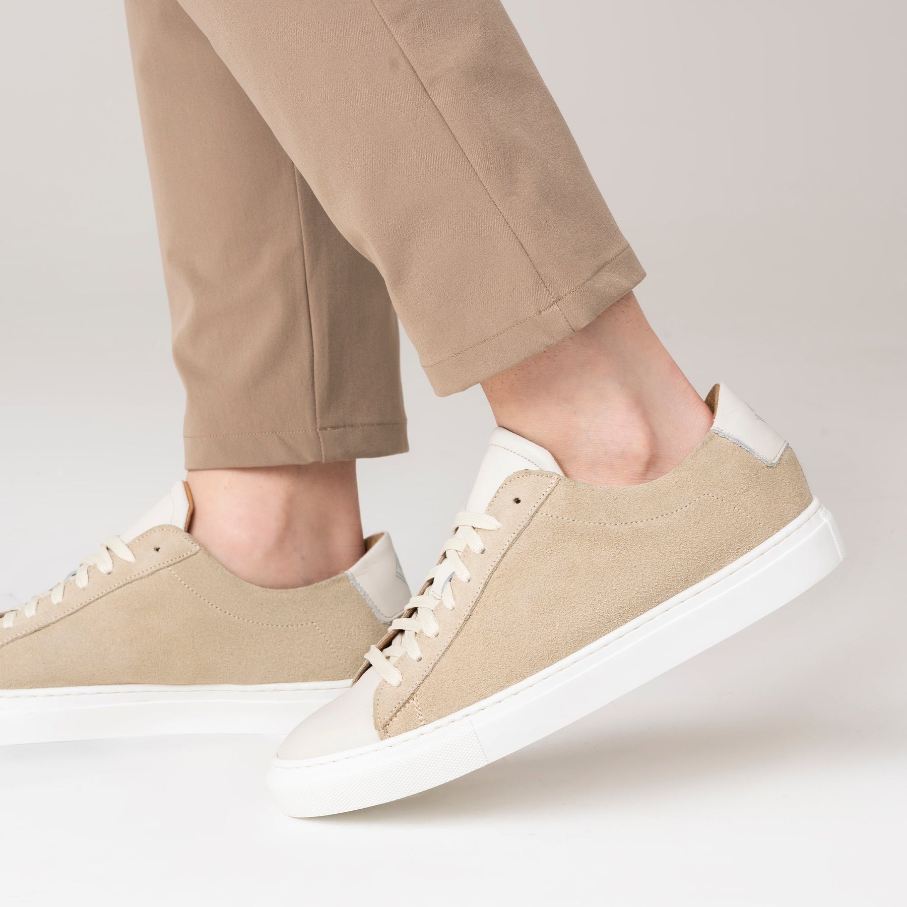 Sneakers Nova uomo in camoscio con inserti in pelle