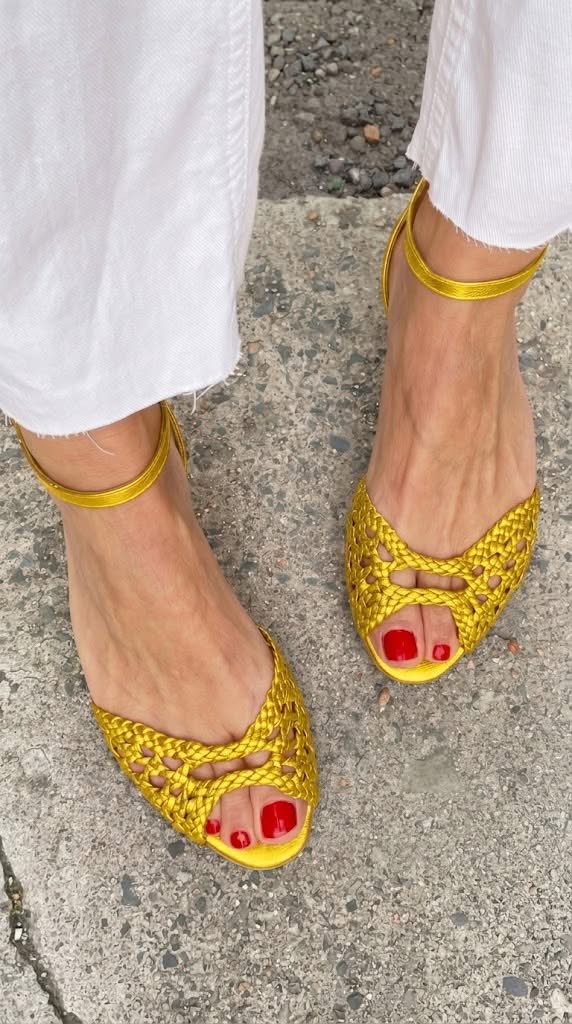 Sandali cut-out intrecciati eleganti bassi a punta aperta con cinturino alla caviglia