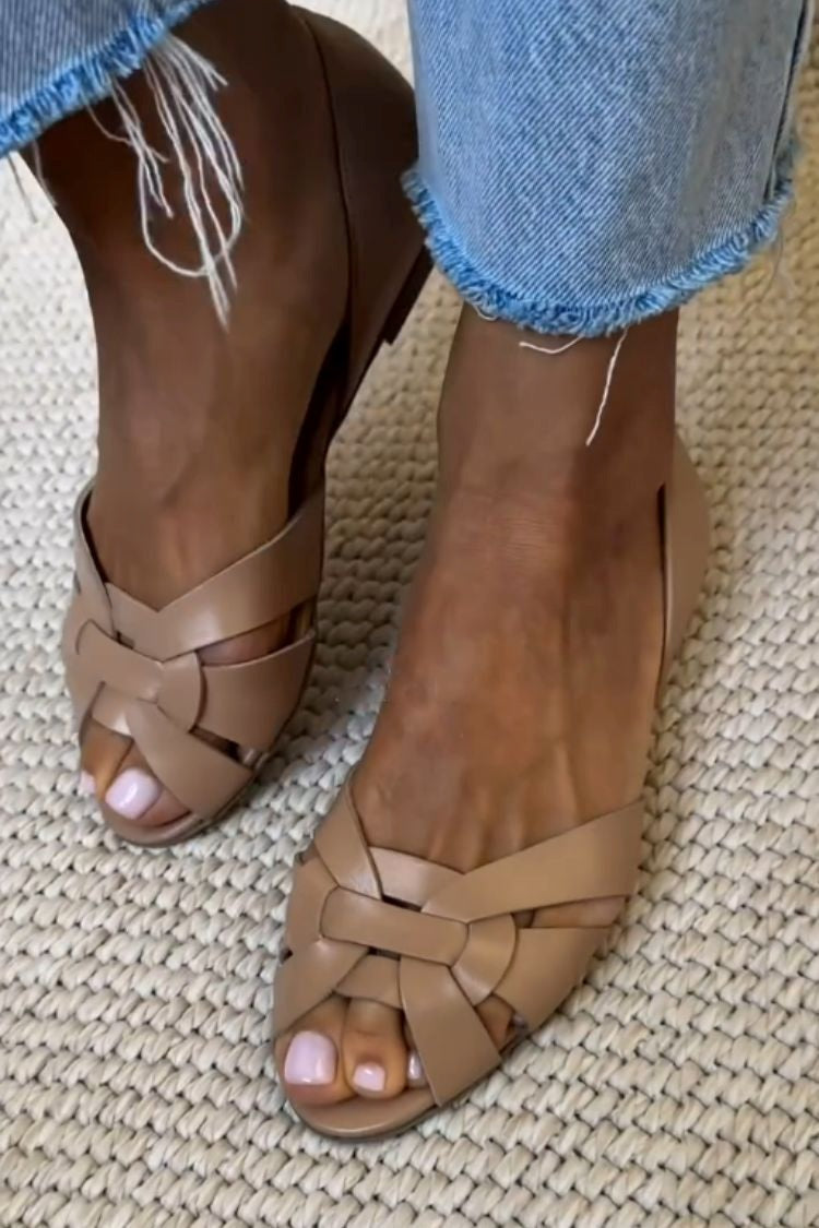 Ballerine peep toe intrecciate in ecopelle con cinturini incrociati e tallone chiuso