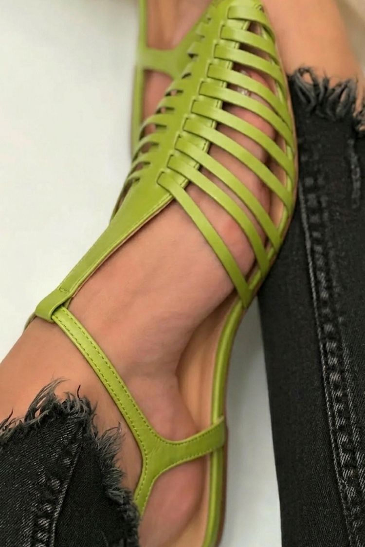 Sandali cut-out essenziali casual Nero a punta con cinturino a T