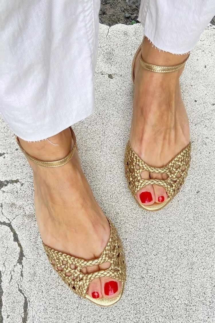 Sandali cut-out intrecciati eleganti bassi a punta aperta con cinturino alla caviglia