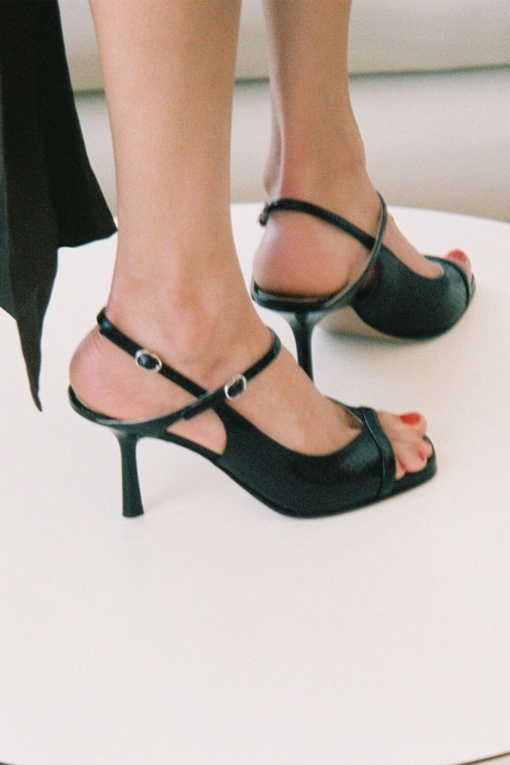 Tacchi a spillo slingback effetto serpente Nero a punta aperta