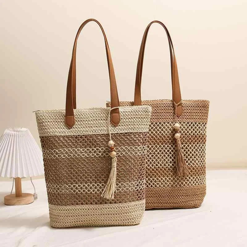 Mira | Borsa Tote in Paglia con Pompon Boho