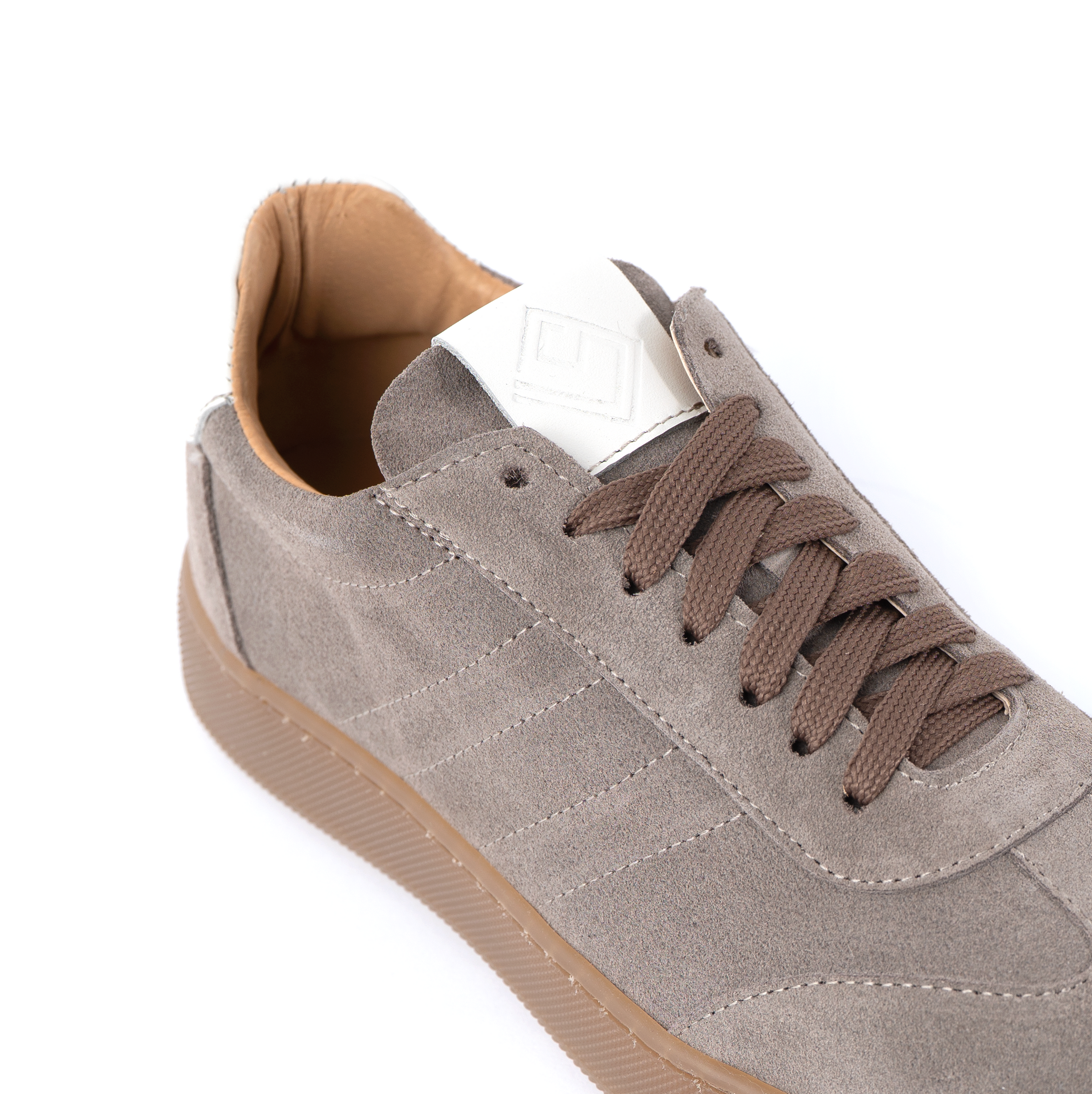 Nuove sneakers basse uomo Fusion in morbido camoscio