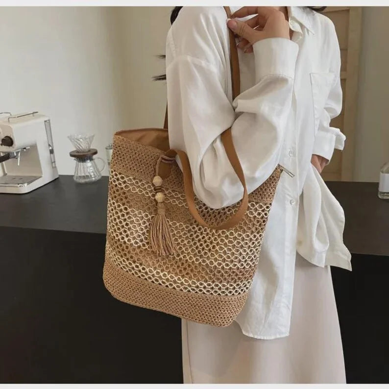 Mira | Borsa Tote in Paglia con Pompon Boho
