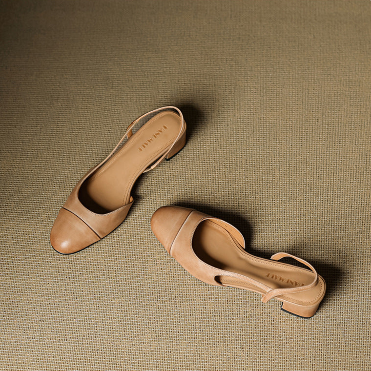 Reyna Pump in Vera Pelle