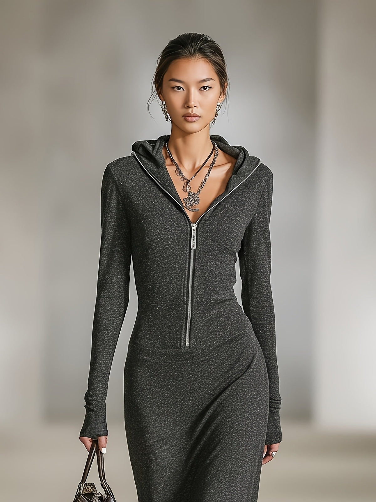 LIORRA | LONG-SLEEVED TUNIC DRESS WITH HOOD AND ZIPPER DETAIL