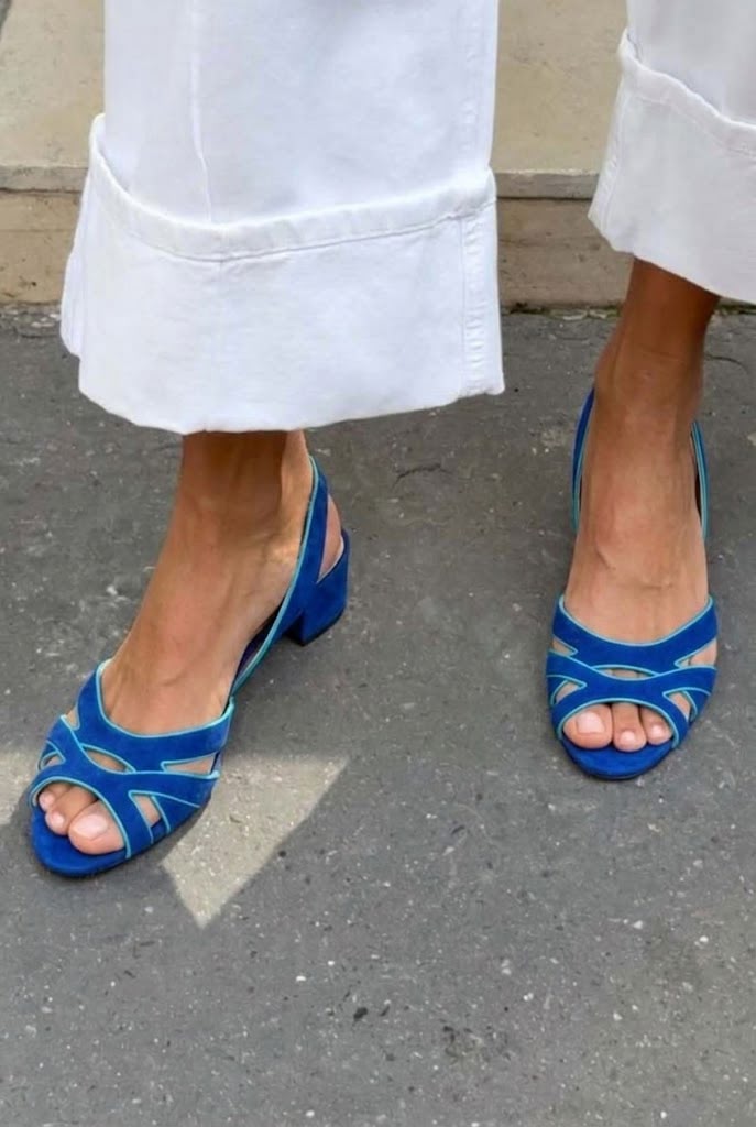 Sandali cut-out peep toe bassi a incastro