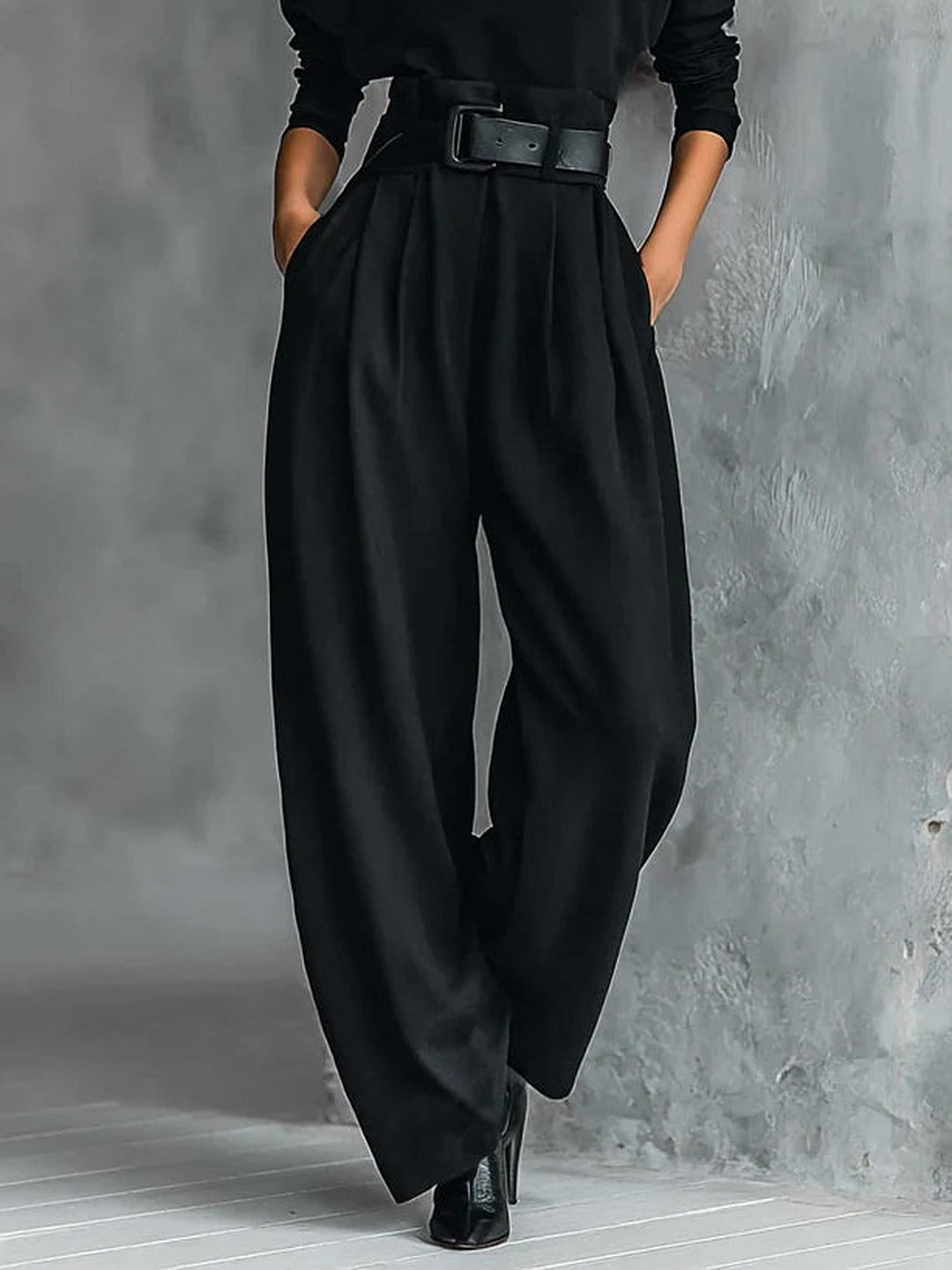 Jolanda | Complete Turtleneck and Trousers with Belt, Black